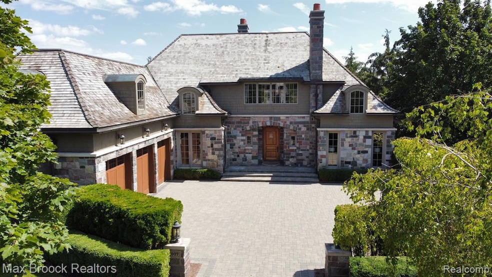 For Sale $2,490,000 • Co-Listing Agent