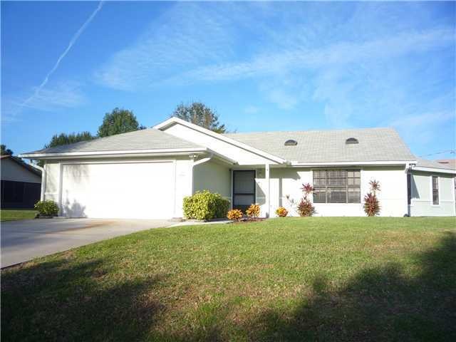 1698 Shakespeare St unit 11, Sebastian, FL 32958 - photo 1