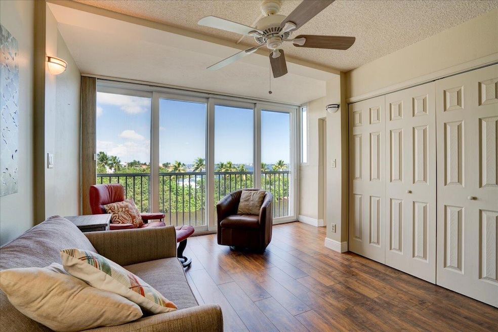 1820 New Palm Way unit 402, Boynton Beach, FL 33435 - photo 1