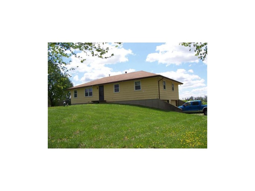 22605 W 199th St, Spring Hill, KS 66083 - photo 1