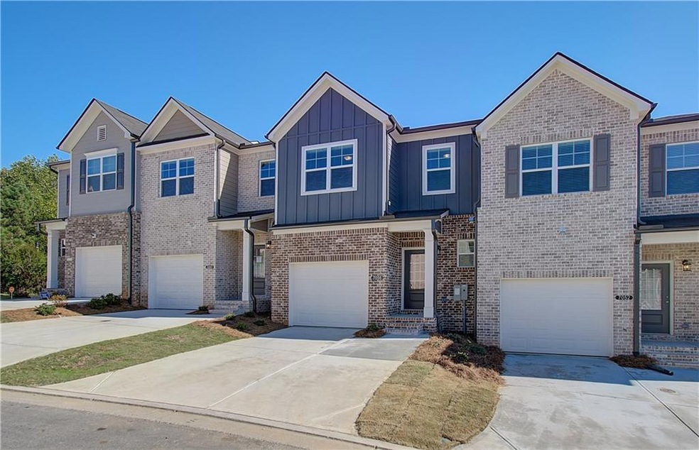 Beautiful townhomes conveniently located.