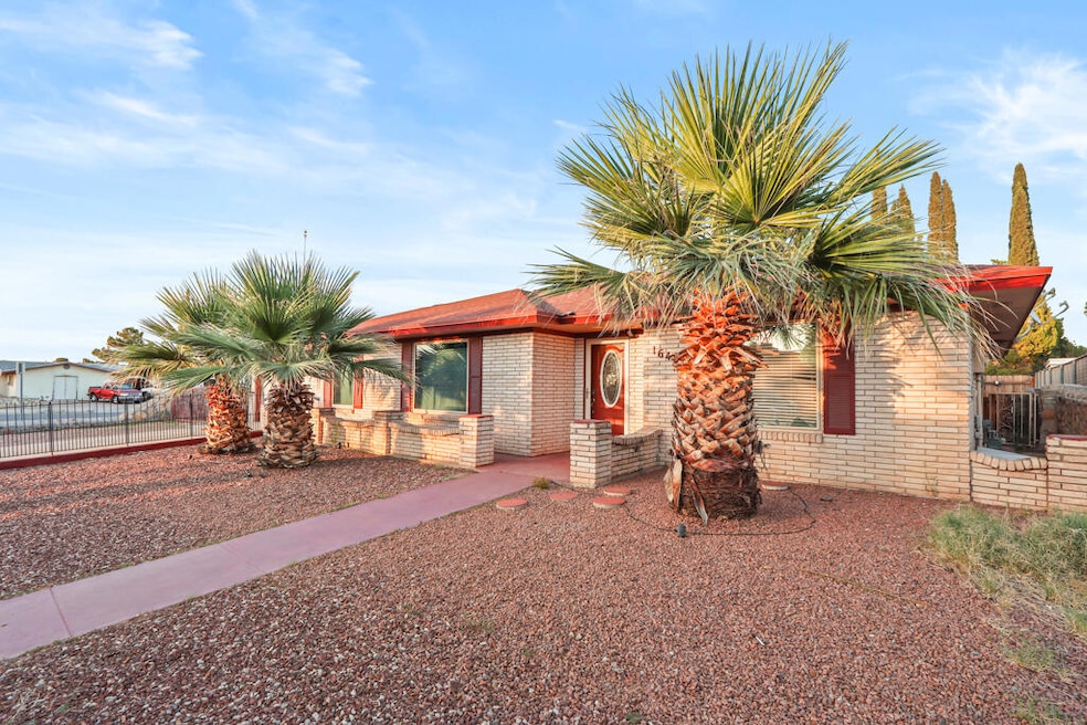 1640 Vista Real Dr, El Paso, TX 79935 - photo 1