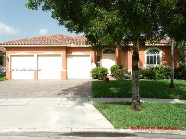 2032 SW 118th Ave, Miramar, FL 33025 - photo 1