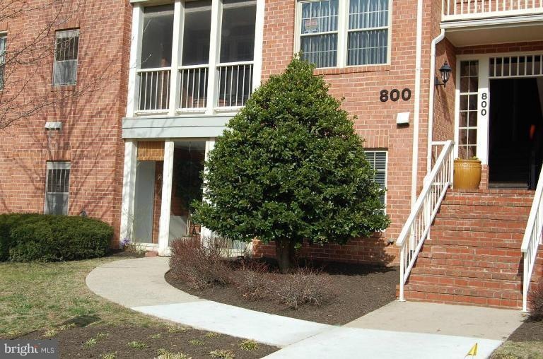 800 Amber Tree Ct unit 101, Gaithersburg, MD 20878 - photo 1