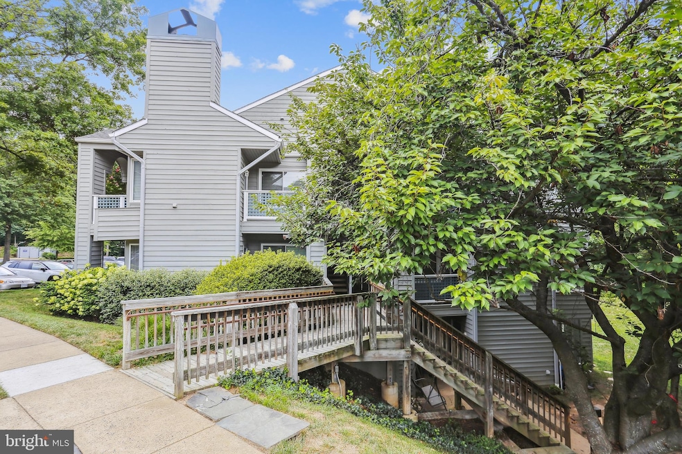 11719 Summerchase Cir unit 1719-E, Reston, VA 20194 - photo 1