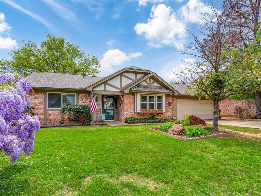 425 Mountainview Dr, Hurst, TX 76054 - photo 1