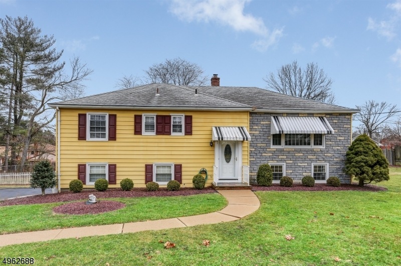 4 Cross Rd, Morris Plains, NJ 07950 - photo 1