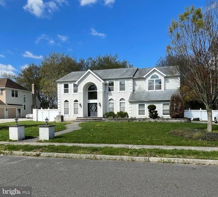 4 Armitage Ct, Sewell, NJ 08080 - photo 1