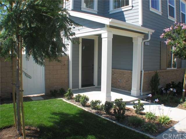 PRIVATE ENTRANCE OFF STREET WITH GRASS AREA