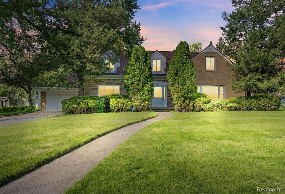 2566 Nolen Dr, Flint, MI 48504 - photo 1