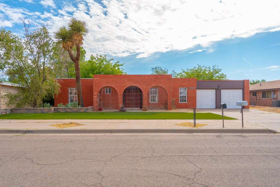 14849 Holden Cir, Horizon City, TX 79928 - photo 1