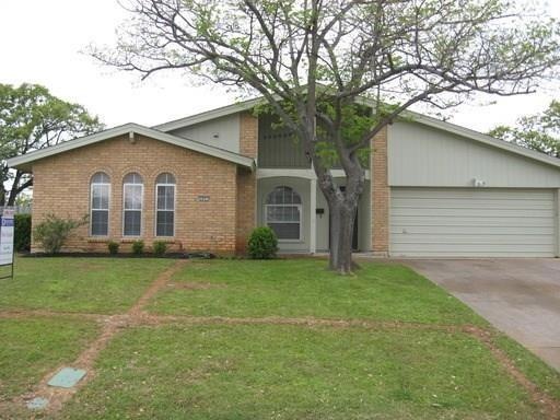 2801 Summitview Dr, Bedford, TX 76021 - photo 1