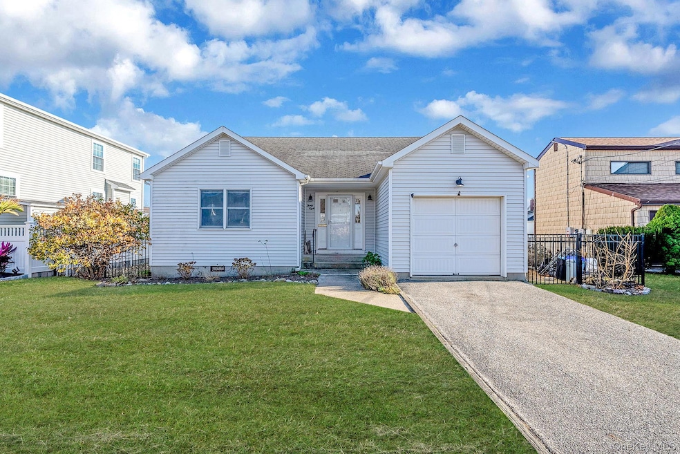 38 Berger Ave, Amityville, NY 11701 - photo 1