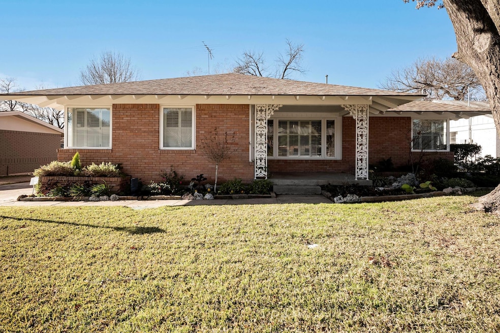 6623 Ridgemont Dr, Dallas, TX 75214 - photo 1