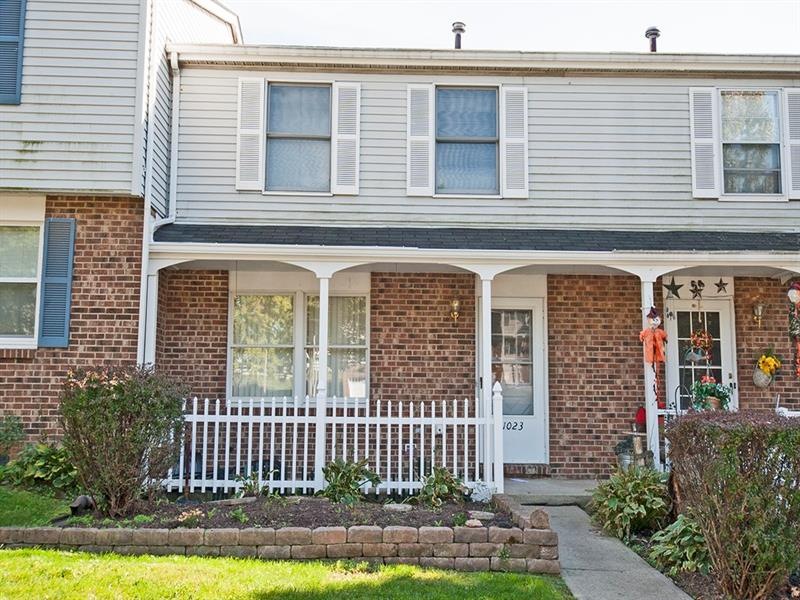 Welcome to 1023 Cottonwood Court in Creekwood Comm
