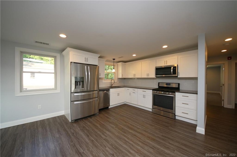 719 Danbury Rd unit B2, Ridgefield, CT 06877 - photo 1