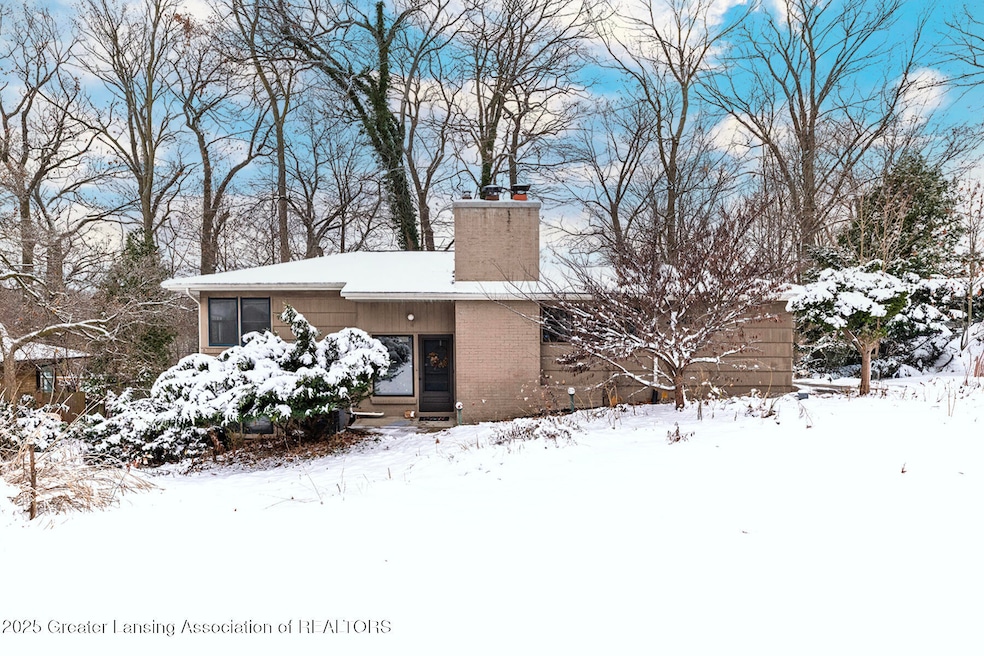 2241 Cumberland Rd, Lansing, MI 48906 - photo 1