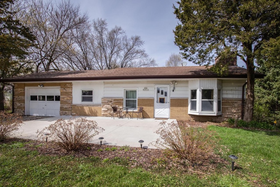 N56W25616 Richmond Rd, Sussex, WI 53089 - photo 1