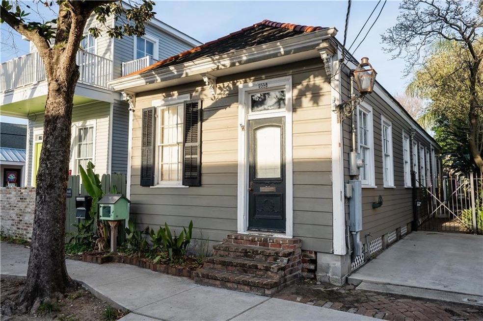 935 Third St, New Orleans, LA 70130 - photo 1