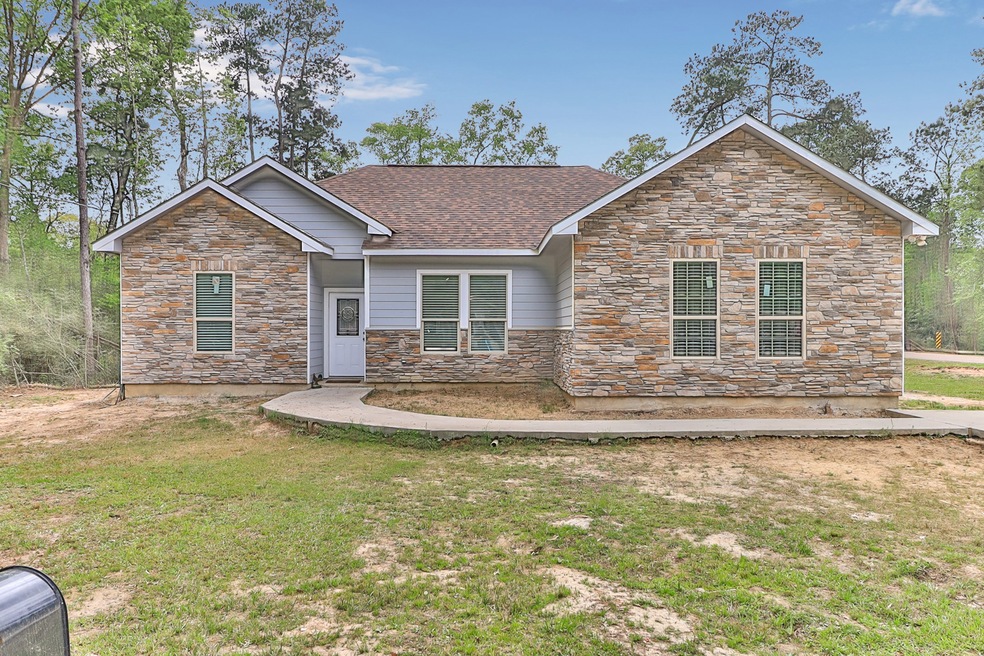 10940 Royal Cir, Cleveland, TX 77328 - photo 1