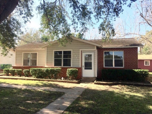 2604 Live Oak Ave, Bay City, TX 77414 - photo 1