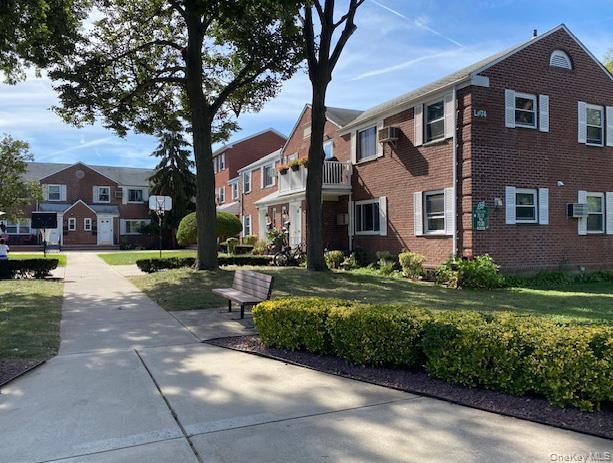 Pending $389,900 • Co-Listing Agent