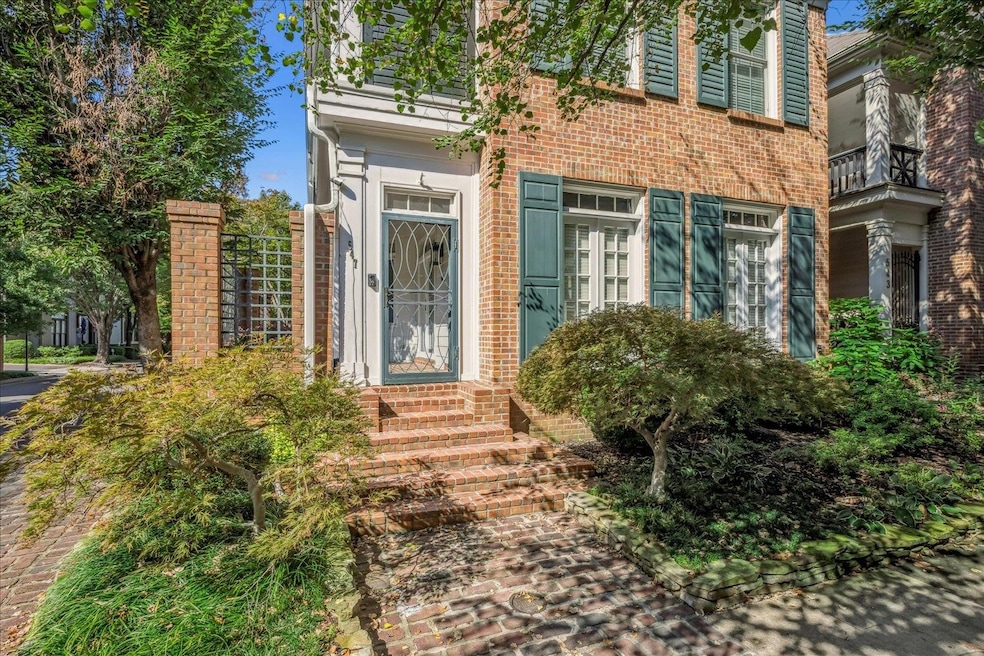 547 Monteigne Blvd, Memphis, TN 38103 - photo 1