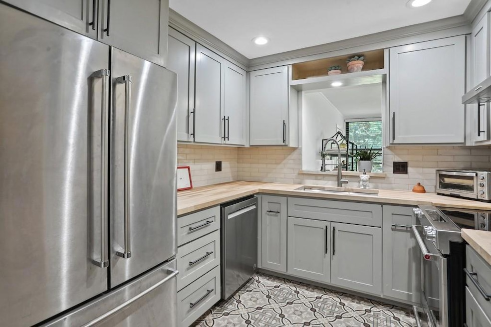 Sold $373,000 • Co-Listing Agent