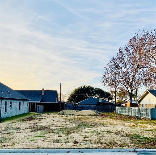 533 S Utah St, Celina, TX 75009 - photo 1