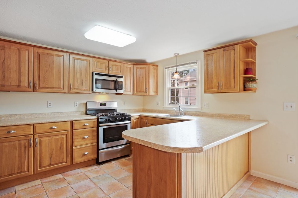 22 Andover Down unit U274, Nashua, NH 03063 - photo 1