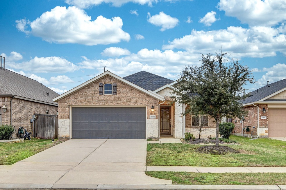 19434 Tobiano Park Dr, Tomball, TX 77377 - photo 1