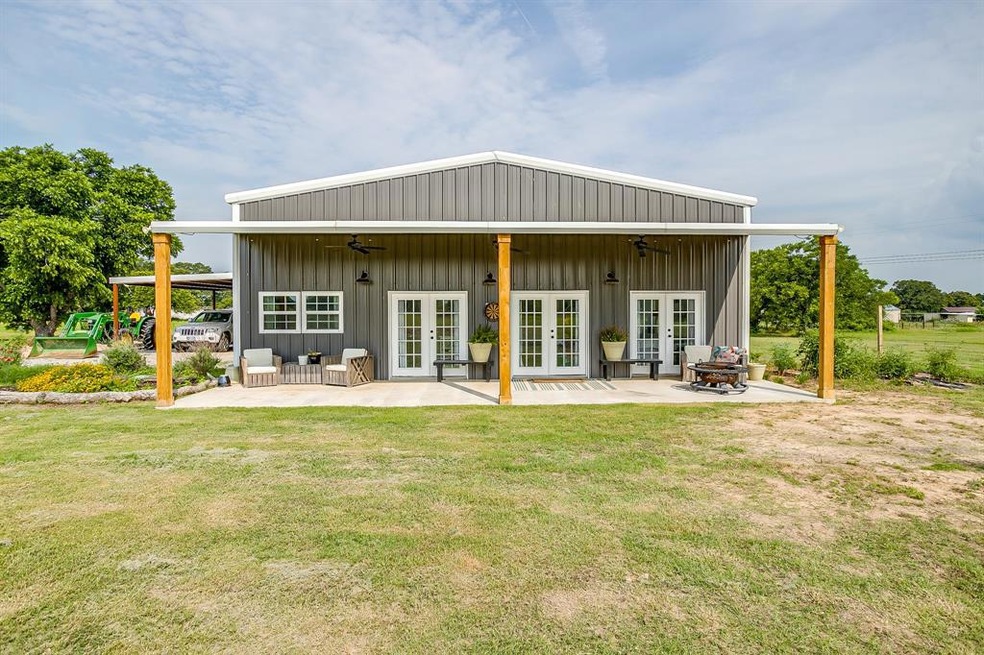 251 Oak Ln, Weatherford, TX 76088 - photo 1