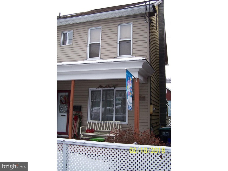 611 N Railroad St, Tamaqua, PA 18252 - photo 1