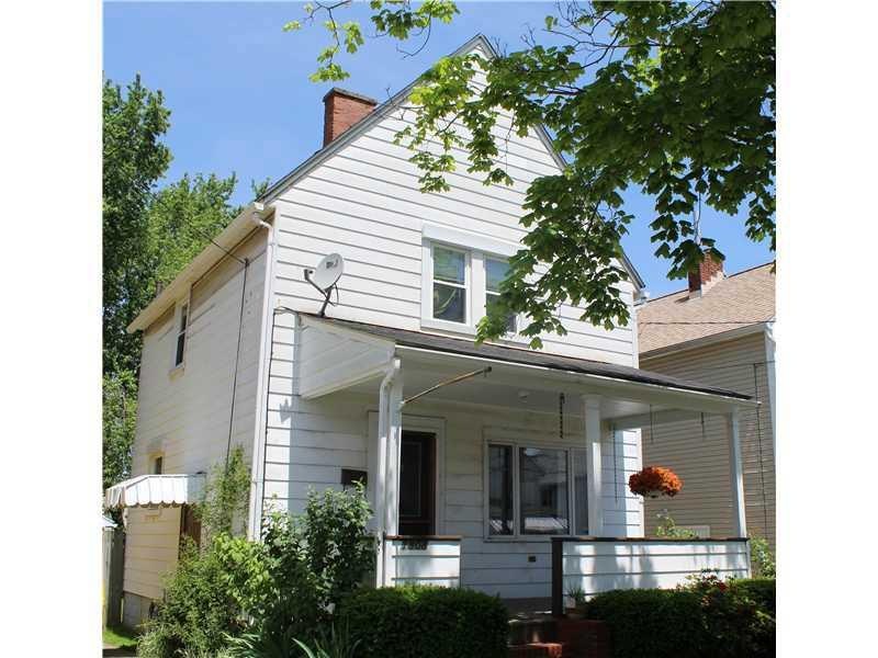 Exterior Front. Well maintained home, close to sho