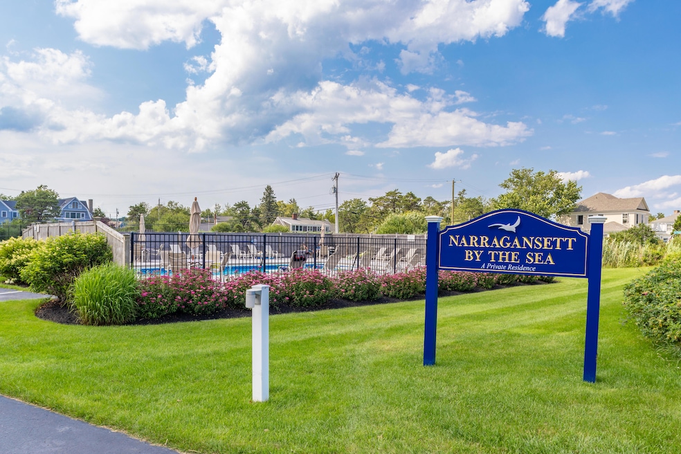 143 Beach Ave unit 203, Kennebunk, ME 04043 - photo 1