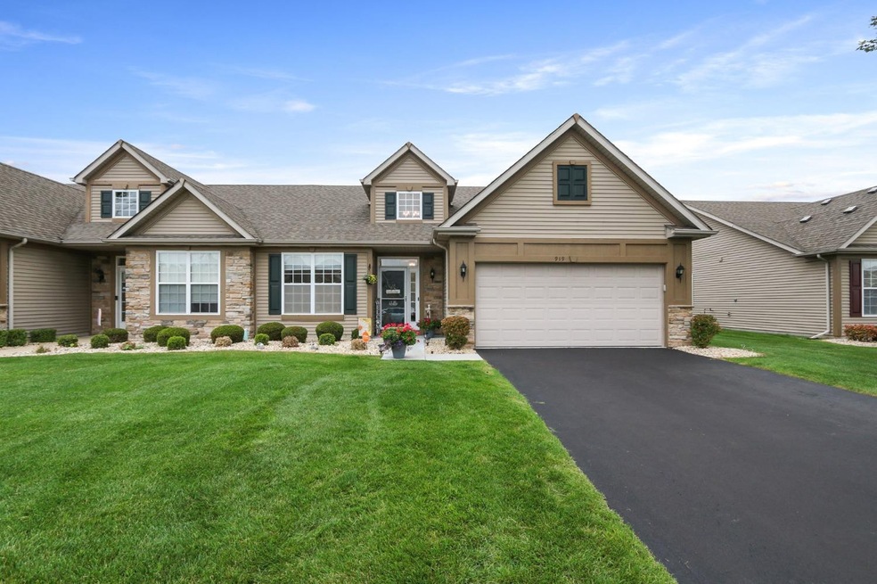 919 Portrait Place, Dyer, IN 46311 - photo 1