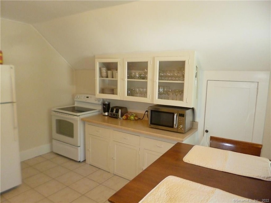 14 Chestnut St unit 2, Darien, CT 06820 - photo 1