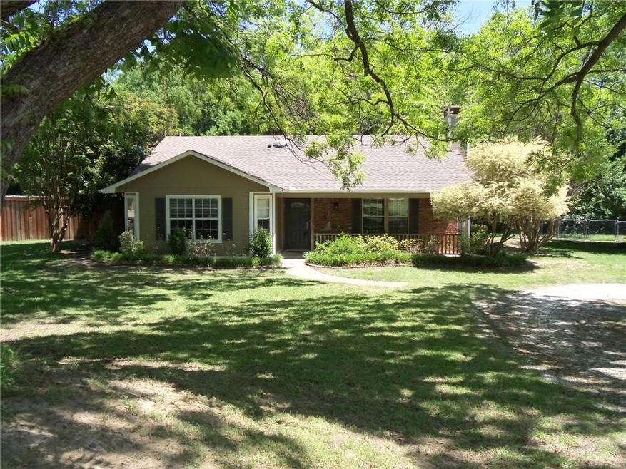 Country Charmer on One Acre