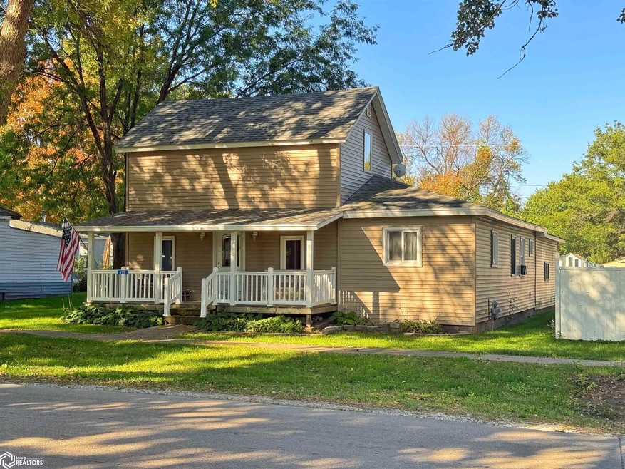 105 N Clark St, Dow City, IA 51528 - photo 1