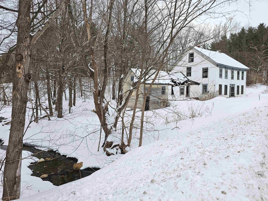 339 S Stream Rd, Pownal, VT 05261 - photo 1