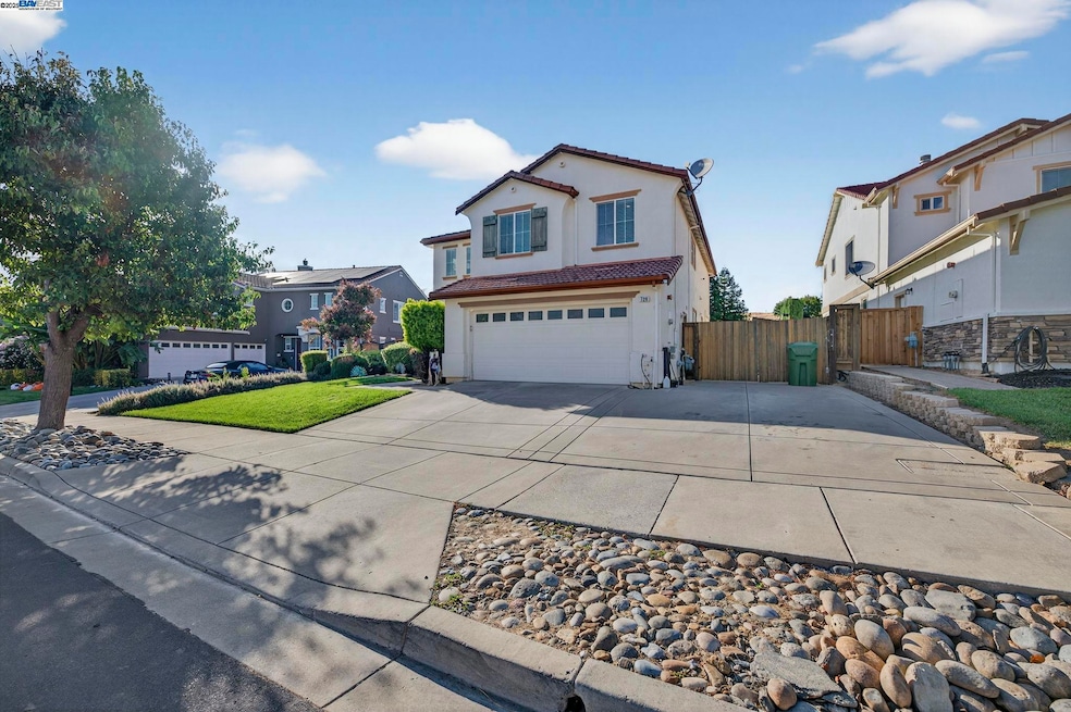 For Sale $825,000 • Co-Listing Agent