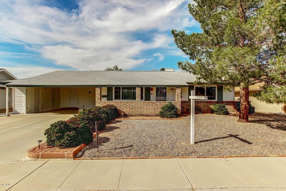 10528 W Caron Dr, Sun City, AZ 85351 - photo 1