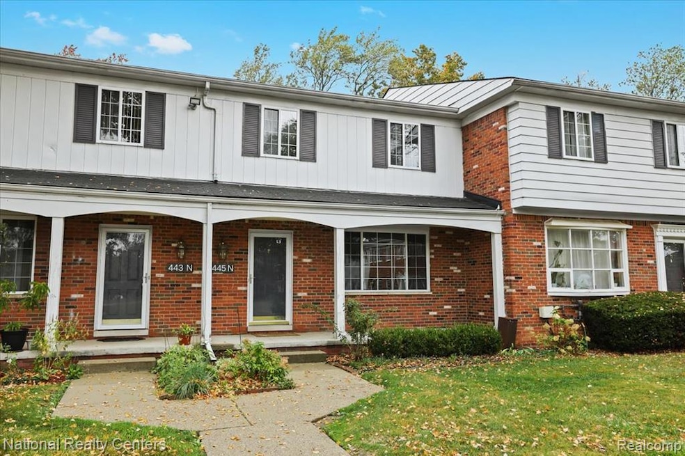 445 Fox Hills Dr N unit 81, Bloomfield Hills, MI 48304 - photo 1