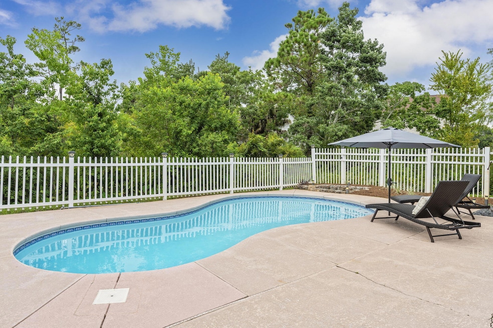 Pending $489,000 • Co-Listing Agent