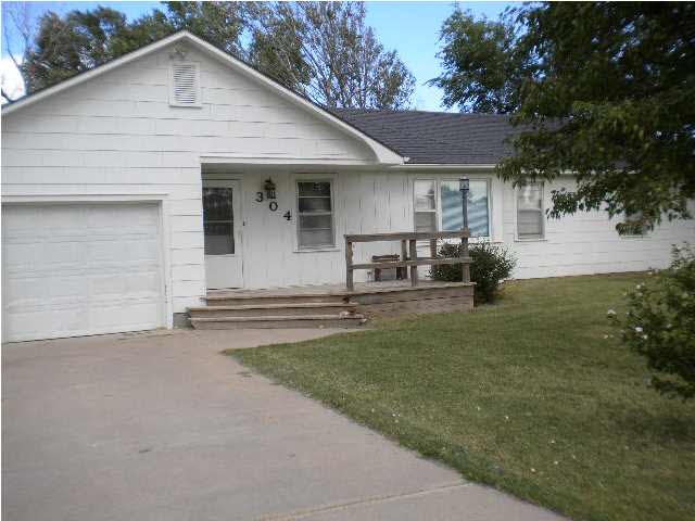 Front view of 304 N Birch