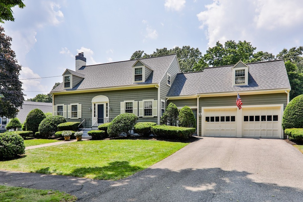 53 Whitelawn Ave, Milton, MA 02186 - photo 1