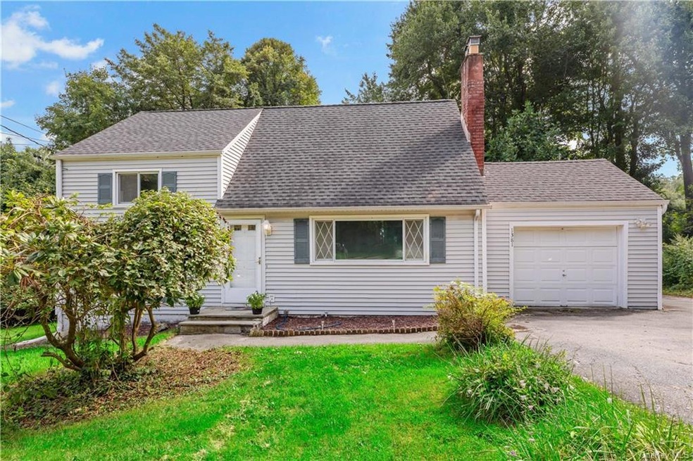 1381 Arch Dr, Mohegan Lake, NY 10547 - photo 1