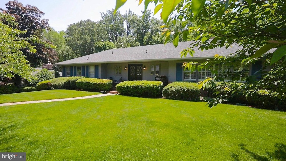 1211 Belle Vista Dr, Alexandria, VA 22307 - photo 1