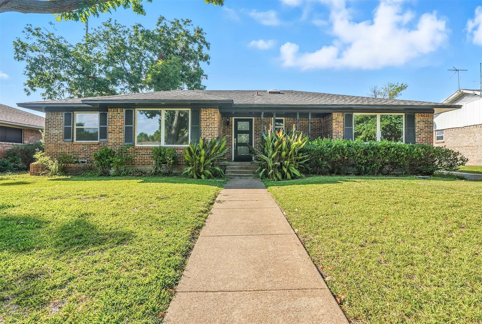 For Sale $385,001 • Co-Listing Agent