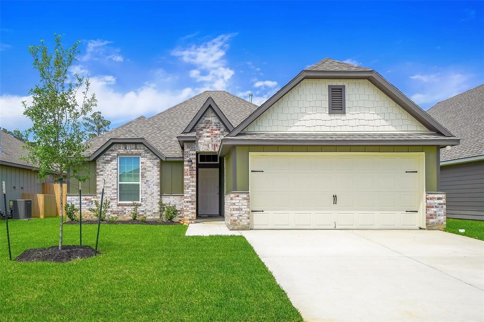 1014 Tomball Downs Dr, Tomball, TX 77375 - photo 1